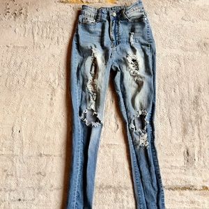 Fashion Nova ripped Jeans